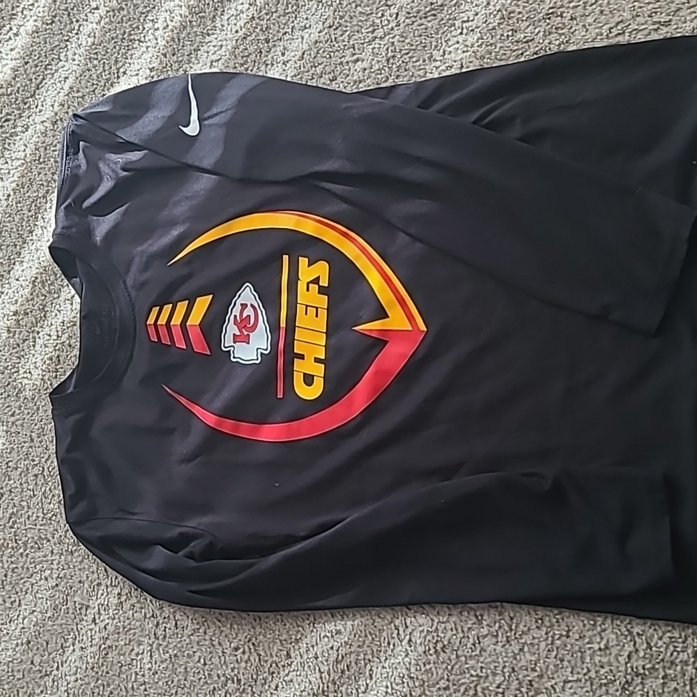 Nike Men's Long-sleeved Chiefs Shirt